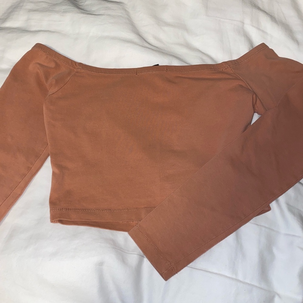 off the shoulder pink f21 top! size M so cute!